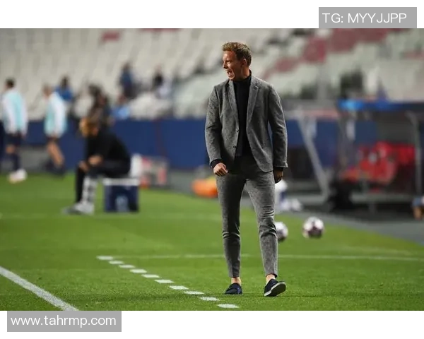 莱默尔谈左右后卫互换表示困惑称主帅解释为战术需要令人意外